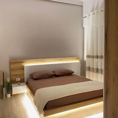 Newly Renovated One Bedroom Apartment In Tiranë Luaran gambar